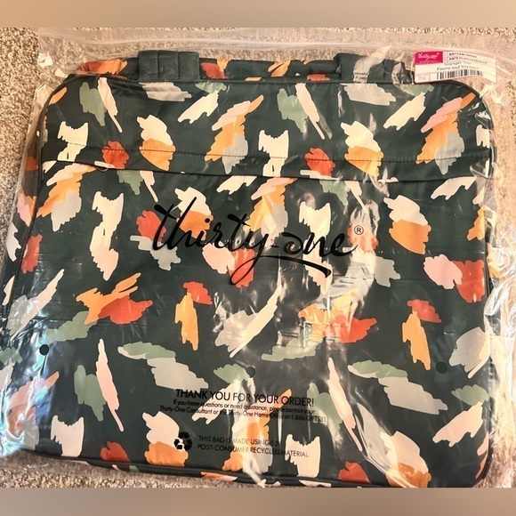 🚨Shattered Abstract Voyager Tote - Picture 3 of 6